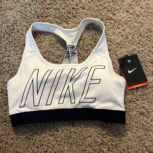🚨 BRAND NEW NIKE SPORTS BRA